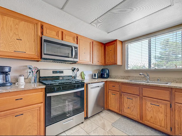 6600 Light Breeze Dr — Photo 5