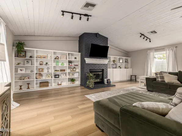 107 S CATALINA Street, Gilbert, AZ 85233