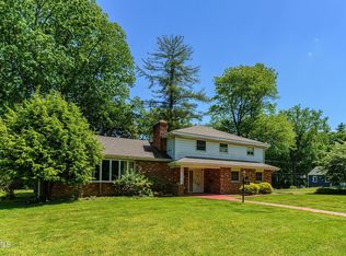 37 Bennett Ter, Delmar, NY 12054
