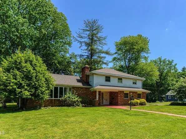 37 Bennett Terrace, Delmar, NY 12054