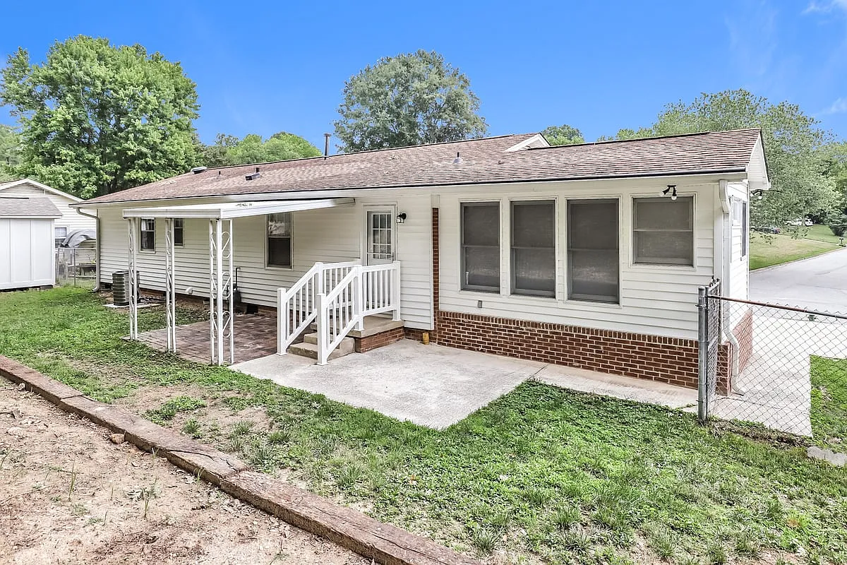 5401 Bayberry Ln — Photo 1