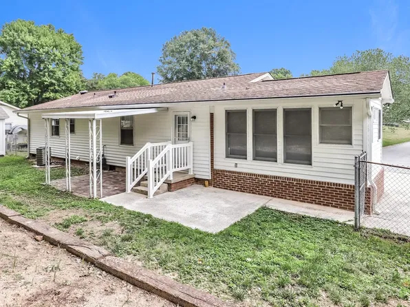 5401 Bayberry Ln, Greensboro, NC 27455