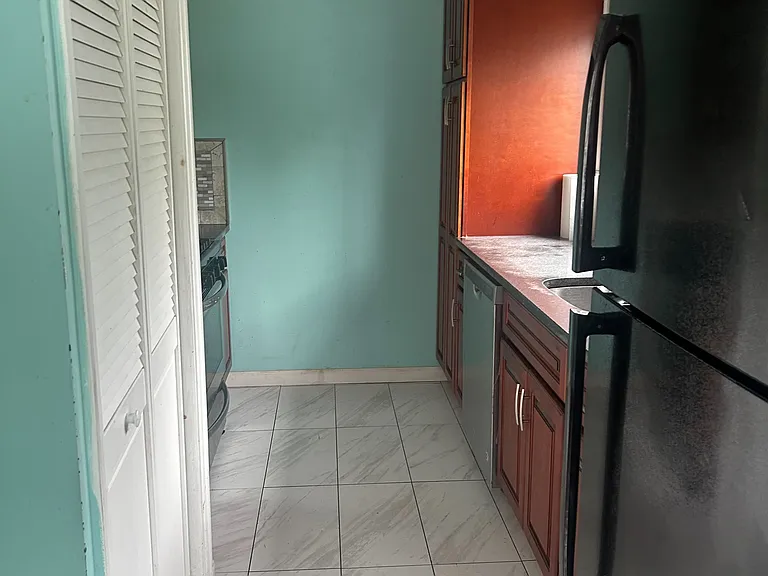 32 Augusta St — Photo 4