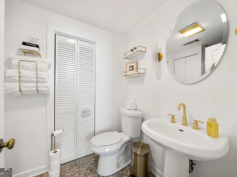 2840 Peachtree Rd NW #502 — Photo 13