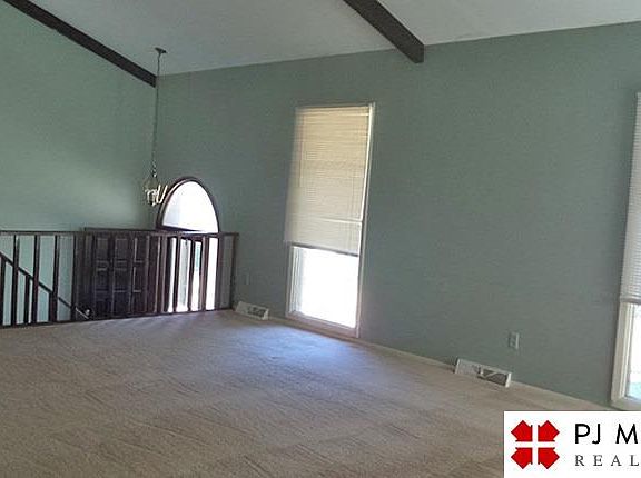 5th image of 4933 Bernadette Ave