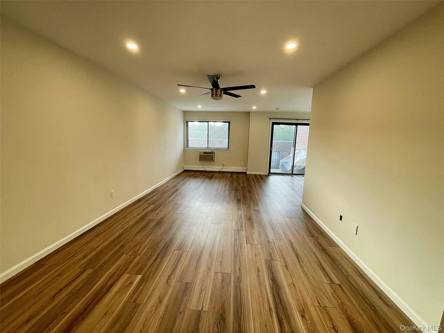 1 bed, 1.0 bath, 900 sqft, $3,000 — Photo 3