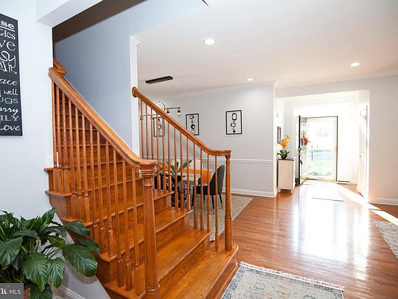 2nd image of 432 Ruby Rd