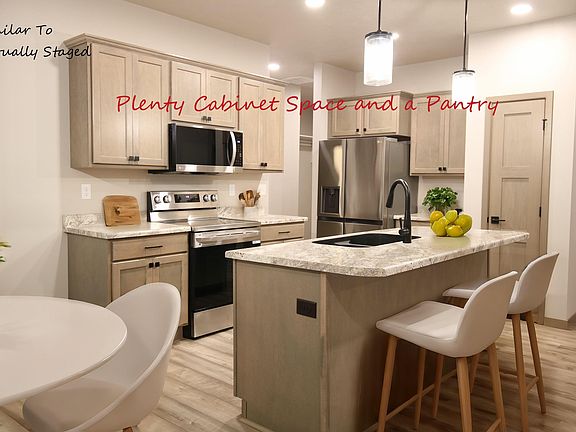 2nd image of 510 Prairieside Trail Trl