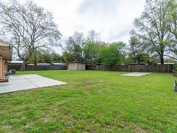 3rd image of 104 Hillwood Dr