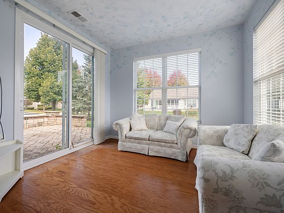 3rd image of 2836 Cascade Falls Cir