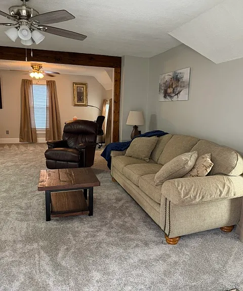 606 N Wabash Ave — Photo 1