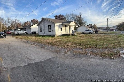 2nd image of 306 Short St #1/2