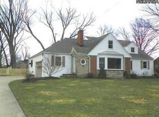 1395 W Melrose Dr, Westlake, OH
