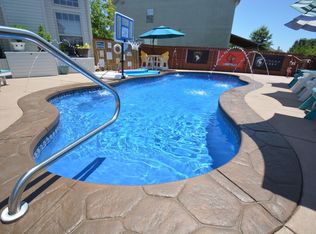 11401 Fenimore Ridge Dr, Louisville, KY 40229