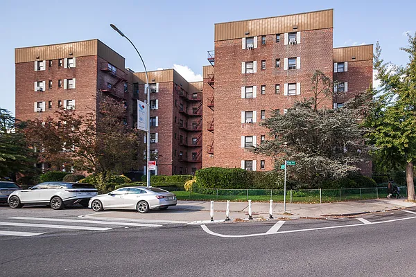 Sold by Silversons Realty LLC | media 21