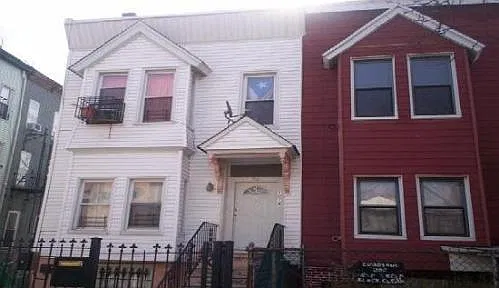Building Photo 3