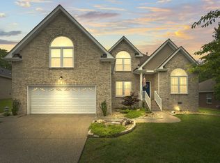 325 Remington Ave, Gallatin, TN 37066