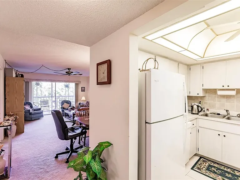 1540 Glen Oaks Dr E #B-221 — Photo 1