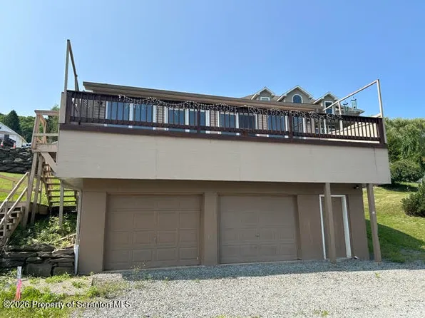 126 Evergreen Ln, Factoryville, PA 18419
