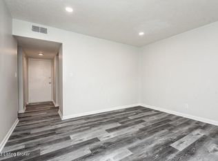 2300 Dundee Rd APT 2, Louisville, KY 40205