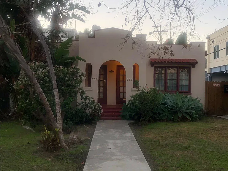 657 N Harper Ave — Photo 1