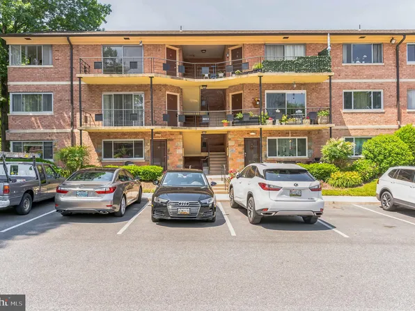 5011 Sentinel Dr APT 65, Bethesda, MD 20816