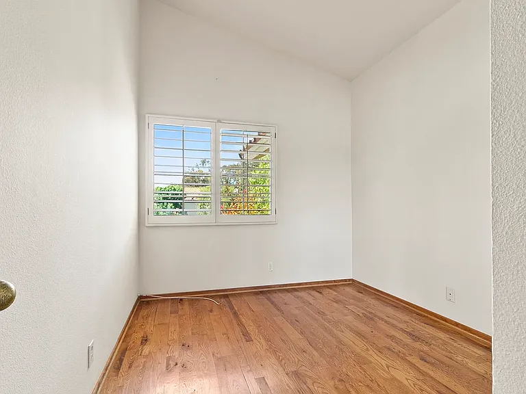 29346 Castle Rd — Photo 17