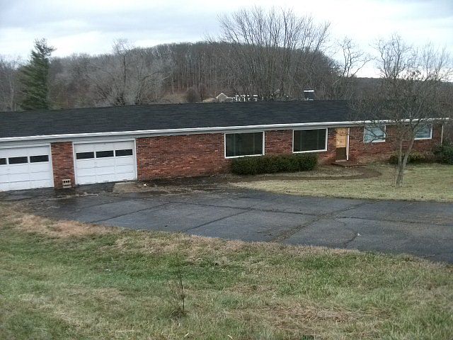 1st image of 195 Crestwood Dr #C-106