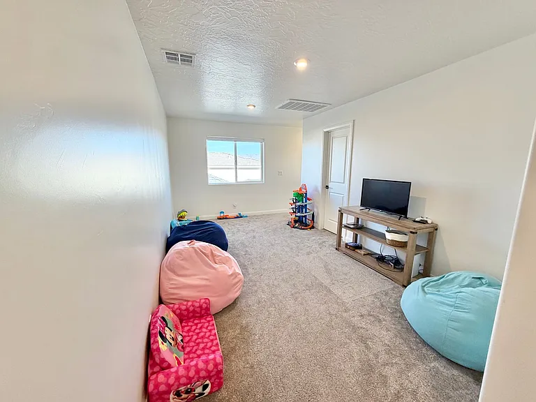 1436 E White Hollow Ln — Photo 15