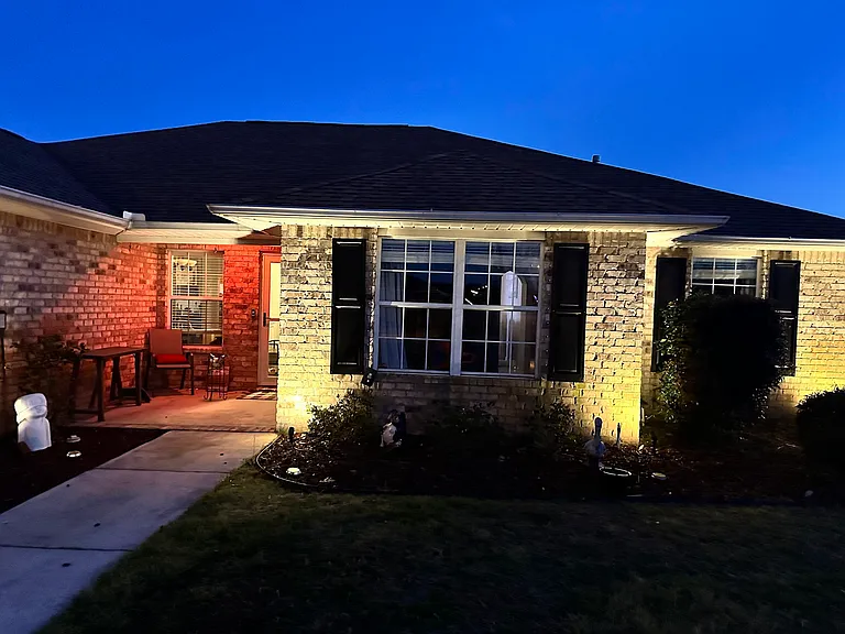 596 Batten Blvd — Photo 2