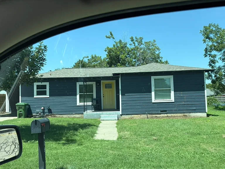 408 Jefferson Ave — Photo 1