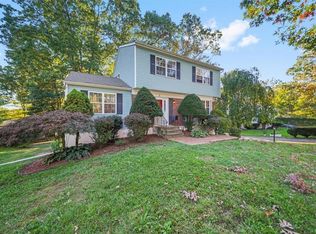 8 Bunker Hill Rd, Newburgh, NY 12550