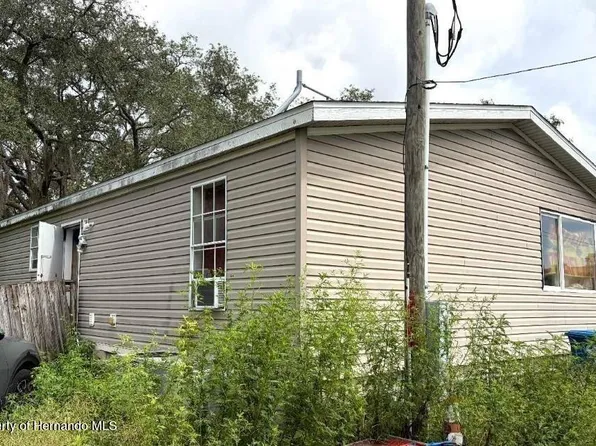 7071 Mertal St, Weeki Wachee, FL 34607