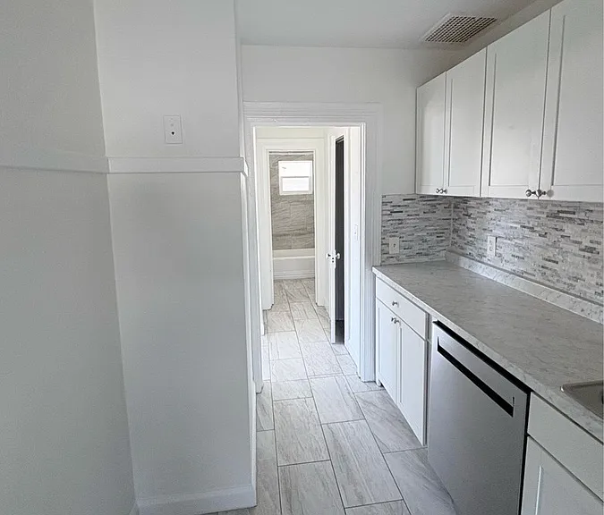135 N Martin Luther King Junior Ave #B — Photo 8