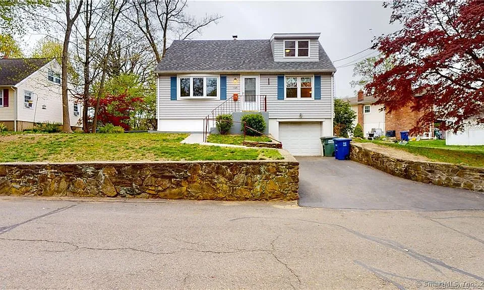 145 Rooster River Blvd