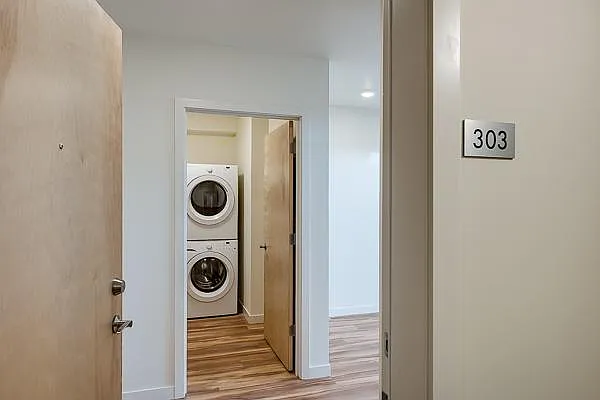 Hydro Flats — Photo 11