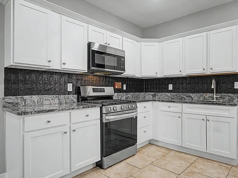 203 N Dupont St — Photo 21
