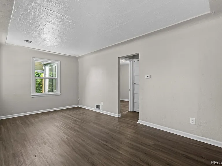 1545 Xanthia St — Photo 3