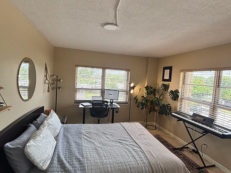 1831 NE 38th St #301 — Photo 12