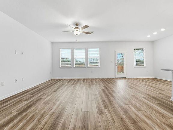 5th image of 1816 Lorant Ln