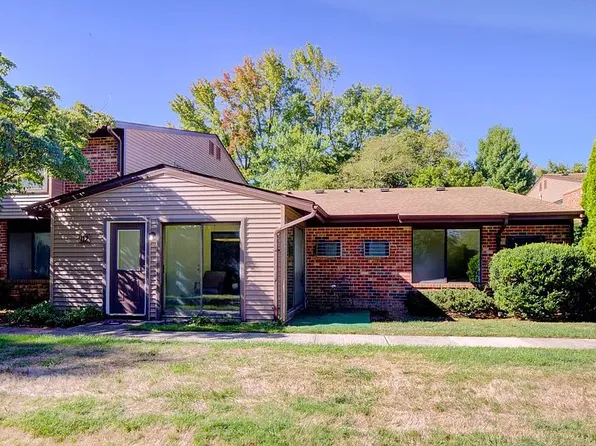 112 Manchester Ct, Red Bank, NJ 07701