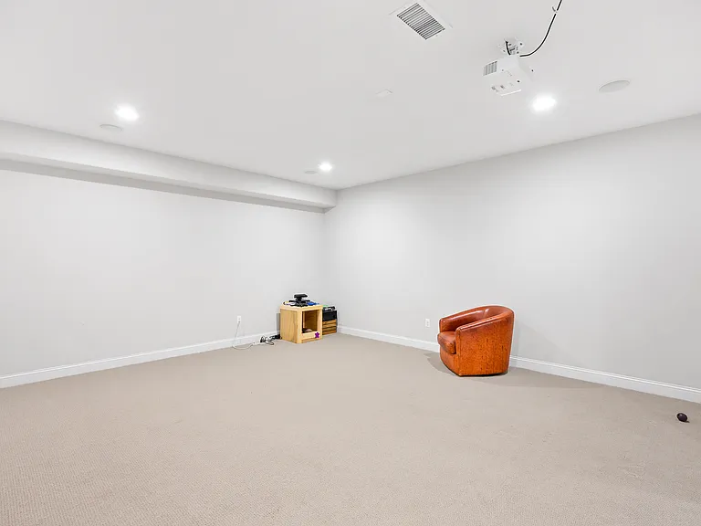 6063 Chester Way — Photo 26