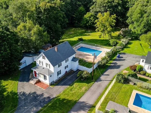 8 Clayton Ave, Methuen, MA 01844