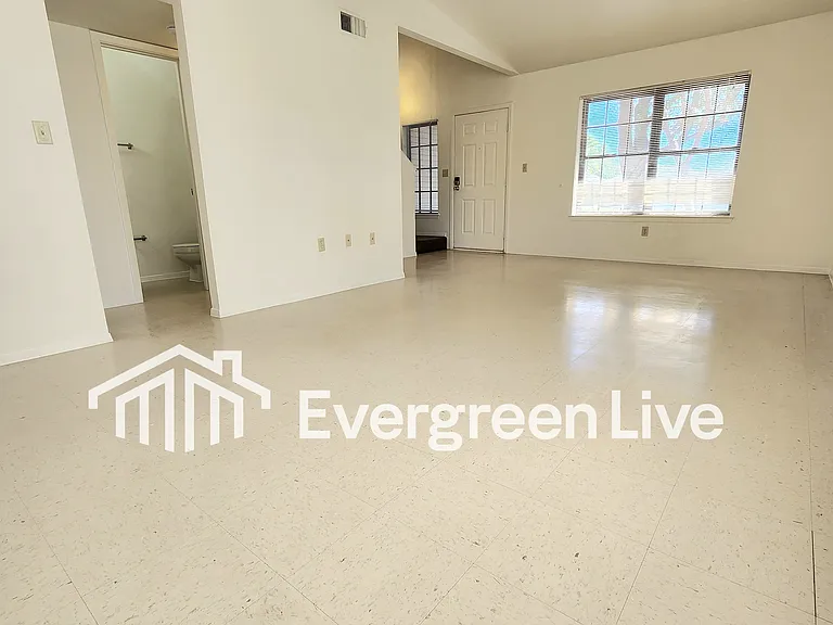 224 Raven Dr — Photo 4