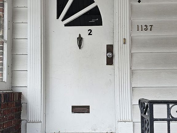 5th image of 1137-1139 E Centre St #1137
