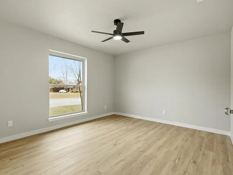 3716 Sweetbriar Ln — Photo 34