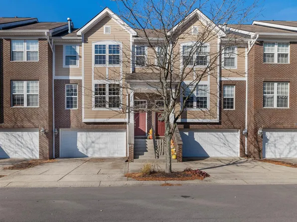 5676 Brownstone Dr, Indianapolis, IN 46220