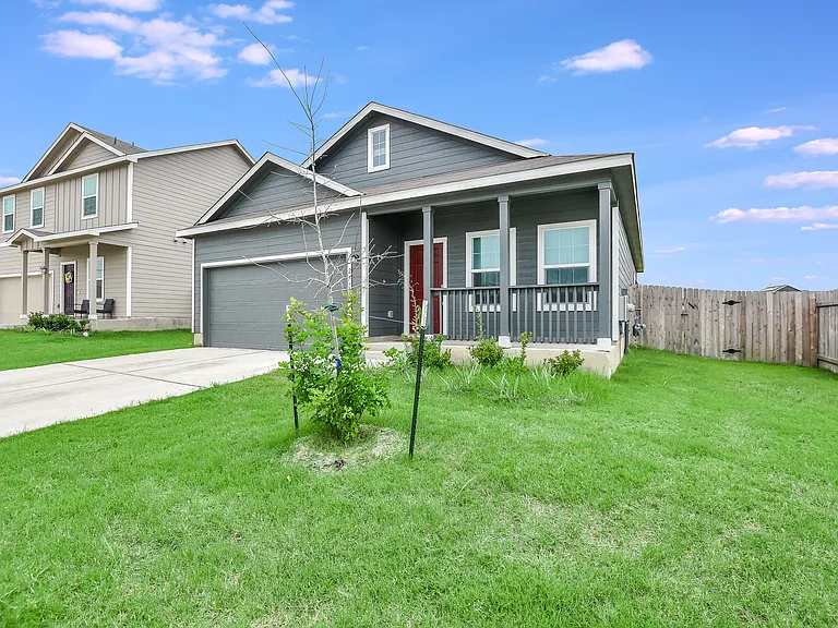 2712 Louris Ln — Photo 2