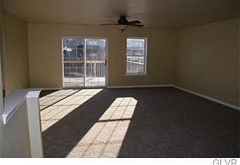 4th image of 2510 Hawthorn Dr