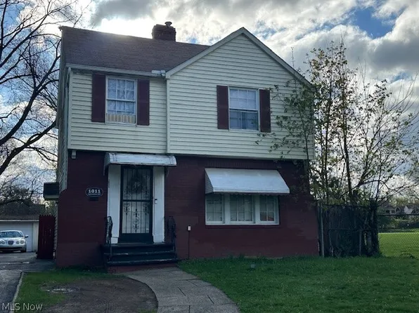 1011 Yellowstone Rd, Cleveland Heights, OH 44121